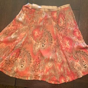 Gorgeous chiffon skirt in natural tones of brown, tan and red.